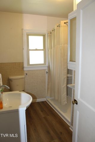 6284 Us Highway 421, Pennington Gap, VA 24277