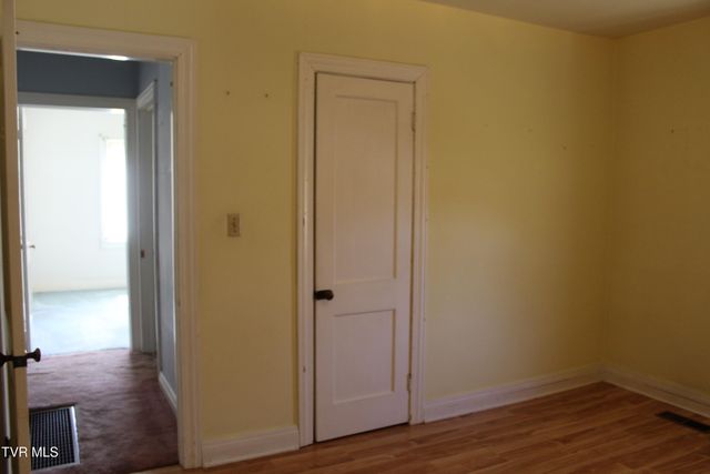 6284 Us Highway 421, Pennington Gap, VA 24277