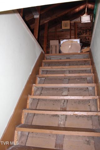 6284 Us Highway 421, Pennington Gap, VA 24277