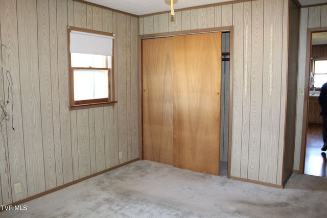 6284 Us Highway 421, Pennington Gap, VA 24277