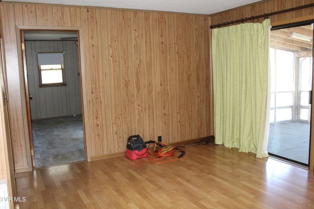 6284 Us Highway 421, Pennington Gap, VA 24277