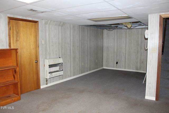 6284 Us Highway 421, Pennington Gap, VA 24277