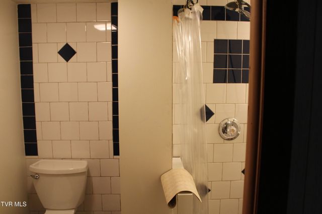 6284 Us Highway 421, Pennington Gap, VA 24277