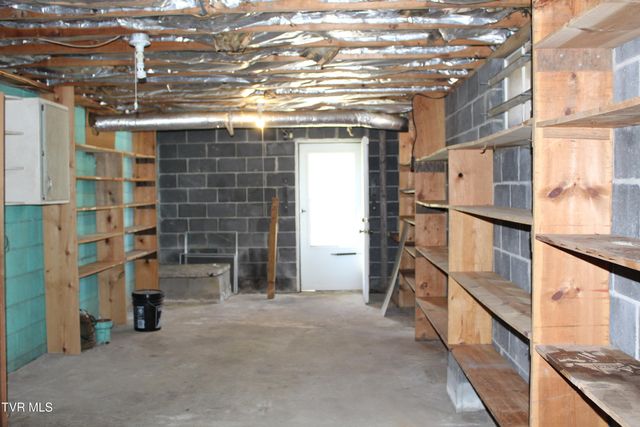 6284 Us Highway 421, Pennington Gap, VA 24277