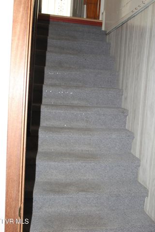 6284 Us Highway 421, Pennington Gap, VA 24277