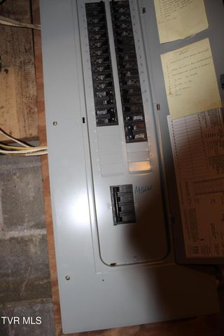 6284 Us Highway 421, Pennington Gap, VA 24277