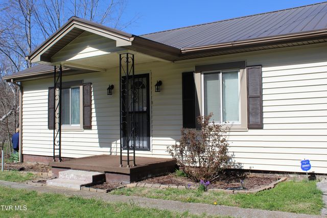 6284 Us Highway 421, Pennington Gap, VA 24277