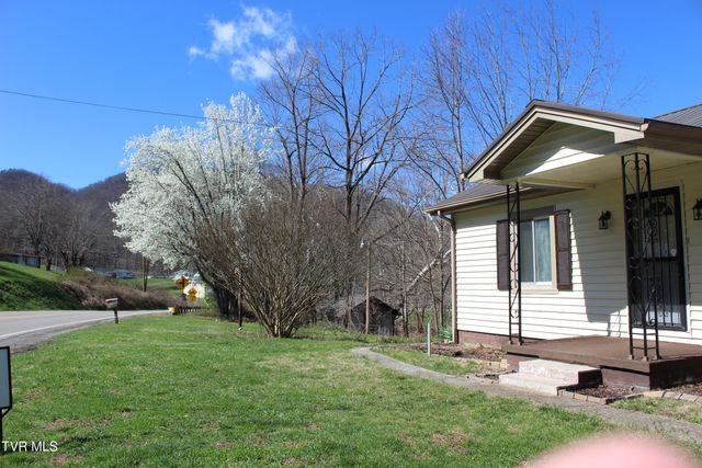 6284 Us Highway 421, Pennington Gap, VA 24277