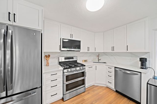 36 Maple St 36, Canton, MA 02021