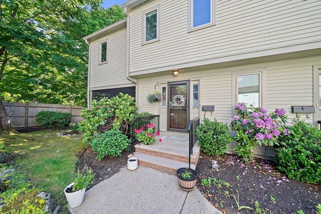 36 Maple St 36, Canton, MA 02021