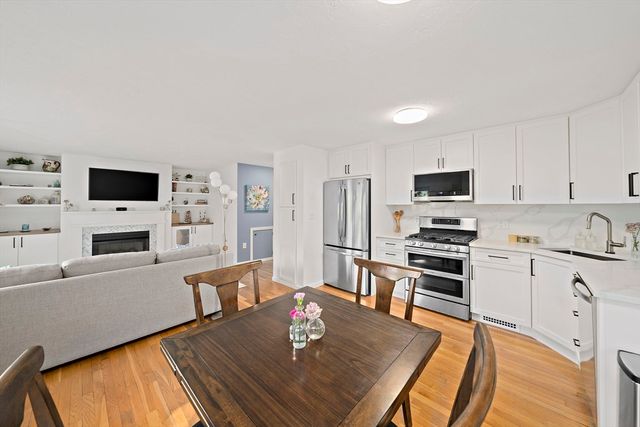 36 Maple St 36, Canton, MA 02021