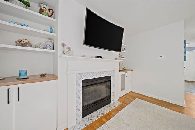 36 Maple St 36, Canton, MA 02021