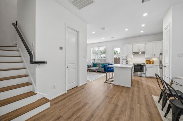 5013 Lehman Oaks Drive, Houston, TX 77018