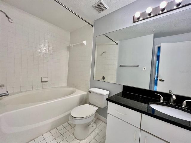 5566 METROWEST BOULEVARD 2-105, Orlando, FL 32811