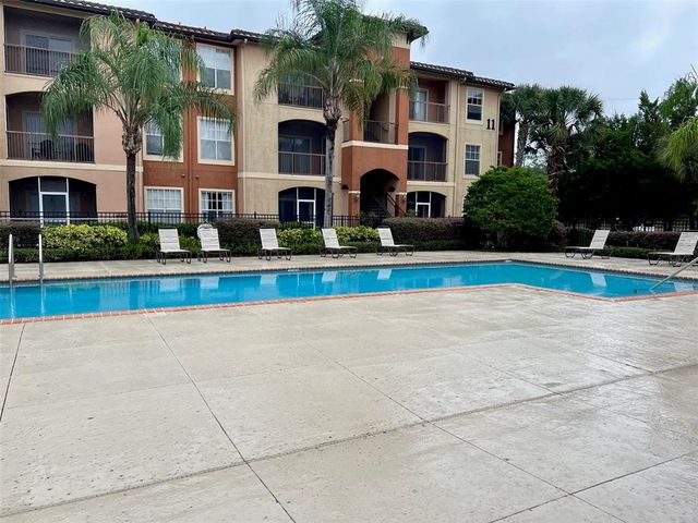 5566 METROWEST BOULEVARD 2-105, Orlando, FL 32811