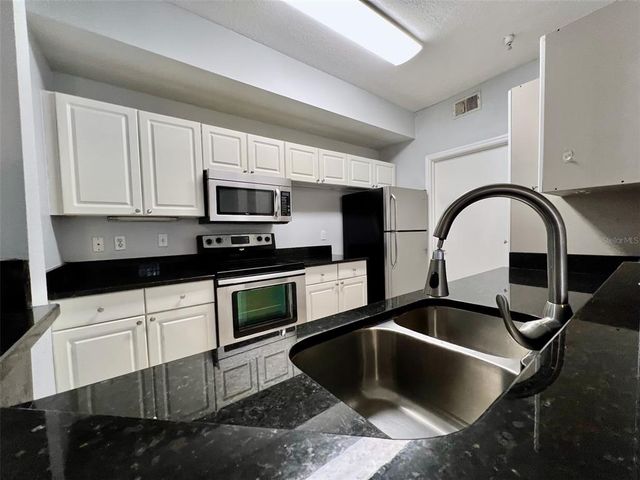 5566 METROWEST BOULEVARD 2-105, Orlando, FL 32811