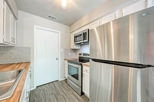 2106 Nickerson ST 201, Austin, TX 78704