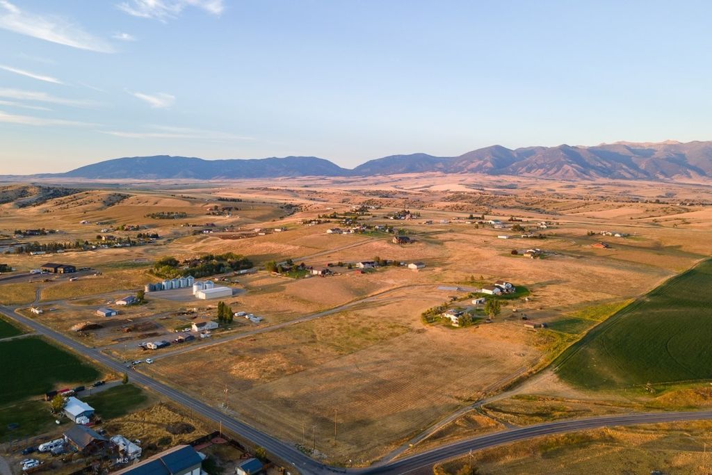 8550 Dry Creek Road, Belgrade, MT 59714