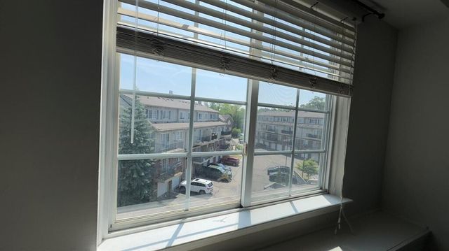 1426 Crimson Way, Walled Lake, MI 48390