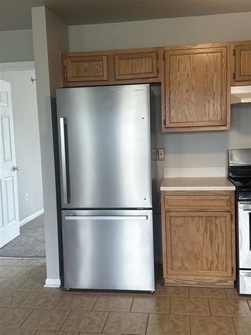 1426 Crimson Way, Walled Lake, MI 48390