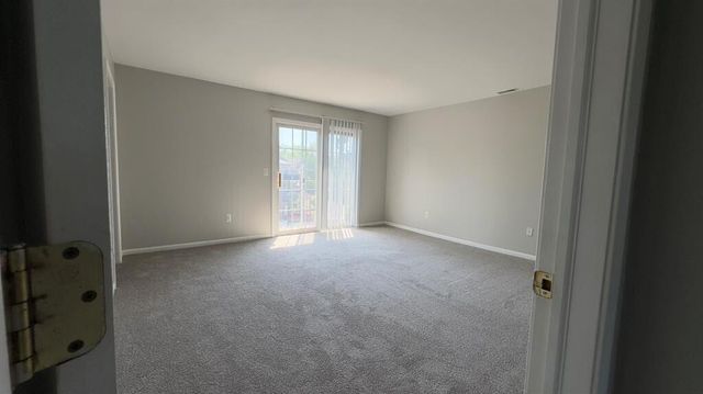 1426 Crimson Way, Walled Lake, MI 48390