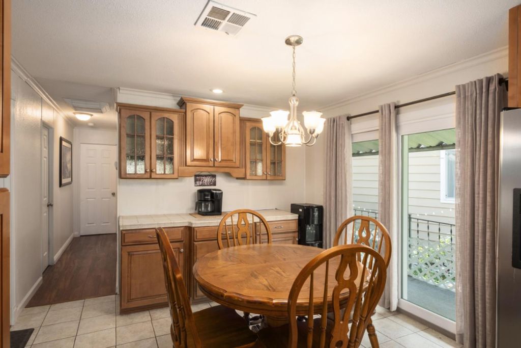 Image 15 of property listing at 339 N Frankwood Avenue # 9, Sanger, CA 93657