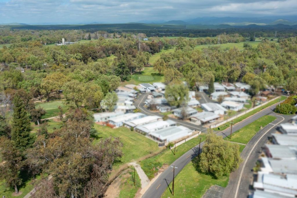 Image 28 of property listing at 339 N Frankwood Avenue # 9, Sanger, CA 93657