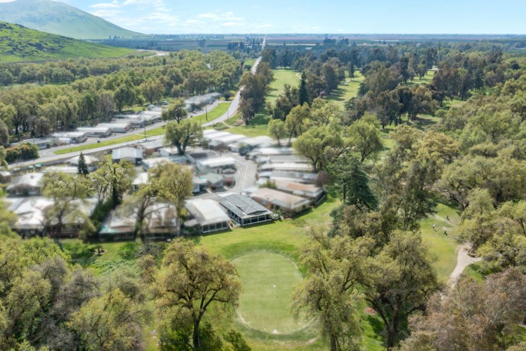 Image 29 of property listing at 339 N Frankwood Avenue # 9, Sanger, CA 93657