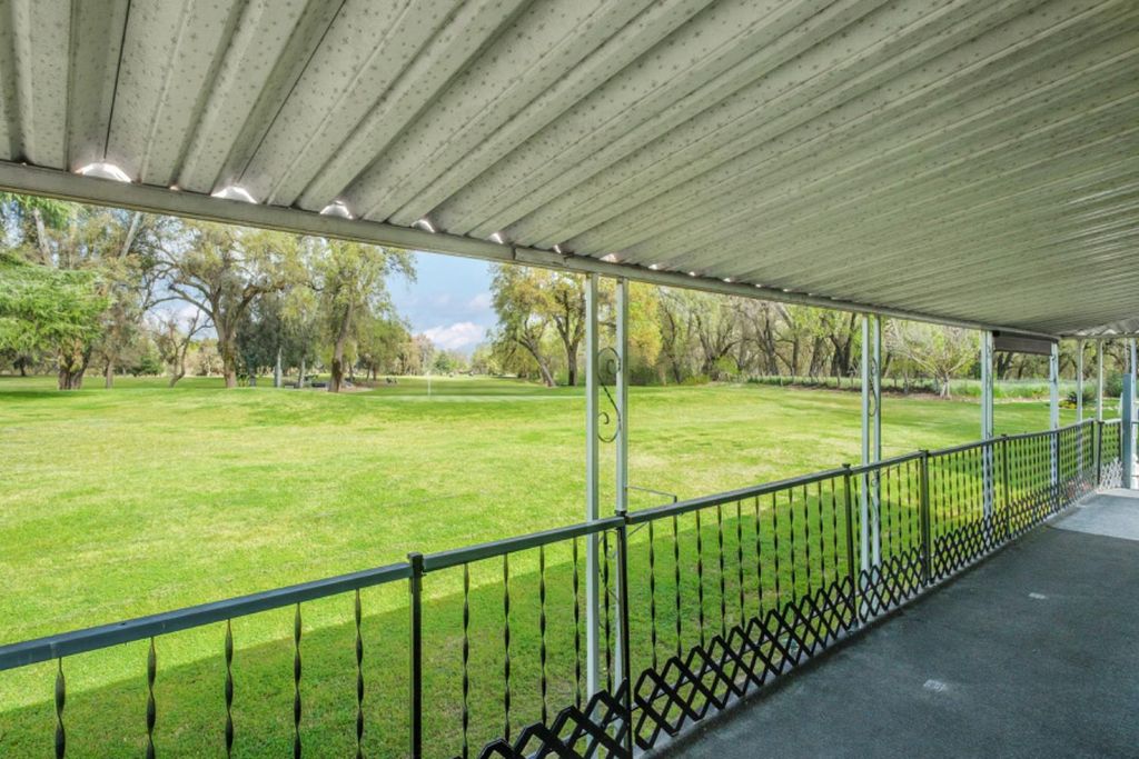Image 9 of property listing at 339 N Frankwood Avenue # 9, Sanger, CA 93657