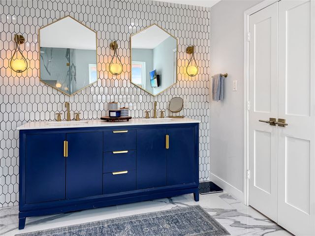 213 Canyon Valley Drive, Richardson, TX 75080