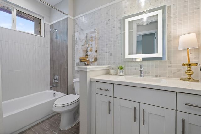 12001 Vista Parke DR 1402, Austin, TX 78726