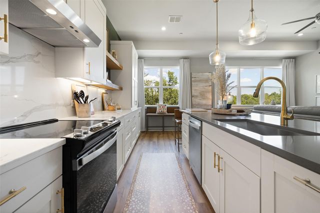 12001 Vista Parke DR 1402, Austin, TX 78726