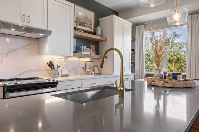 12001 Vista Parke DR 1402, Austin, TX 78726