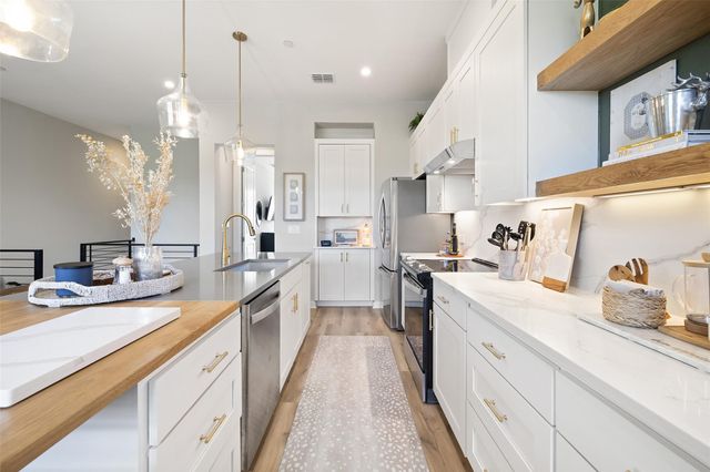 12001 Vista Parke DR 1402, Austin, TX 78726