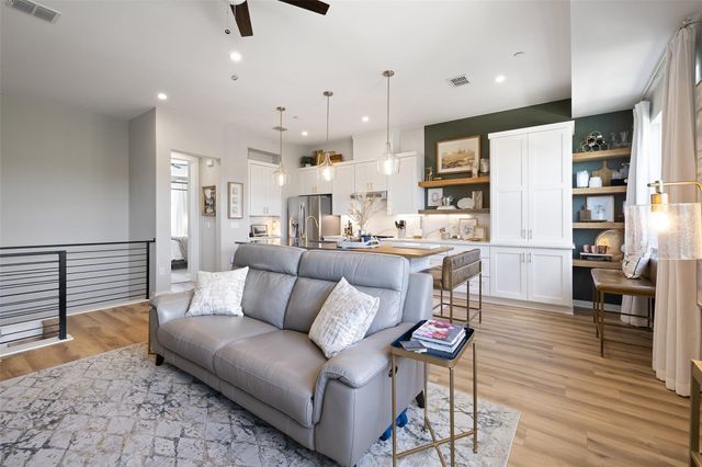 12001 Vista Parke DR 1402, Austin, TX 78726
