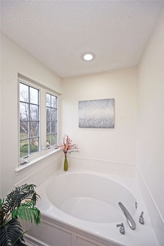 3533 Queen Victoria Court, Dayton, OH 45431