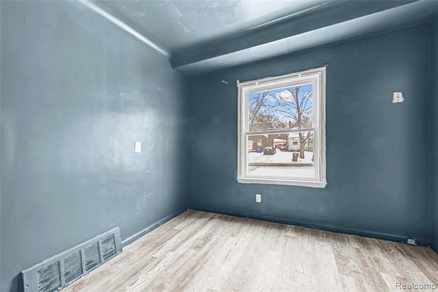 11960 Rossiter Street, Detroit, MI 48224