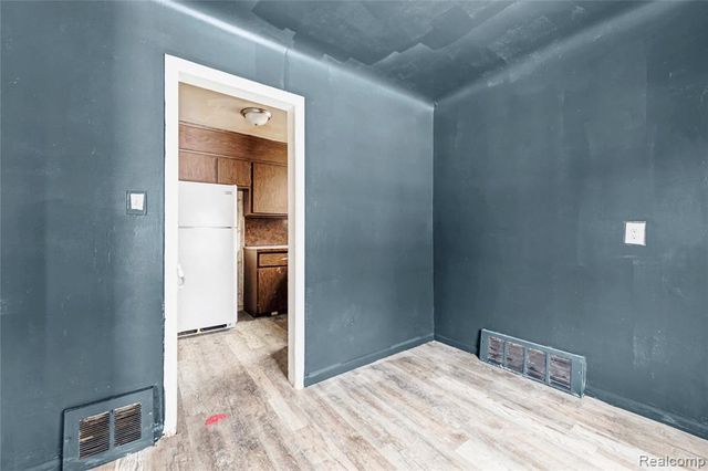 11960 Rossiter Street, Detroit, MI 48224