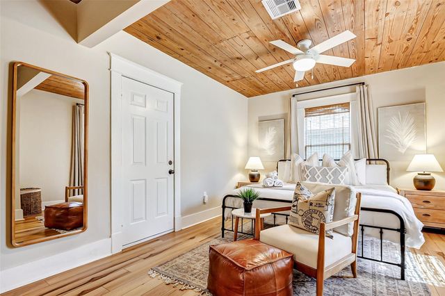 1602 40th Street, Galveston, TX 77550