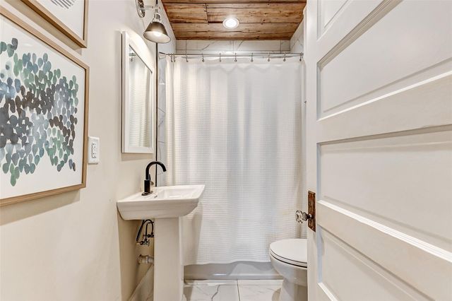 1602 40th Street, Galveston, TX 77550