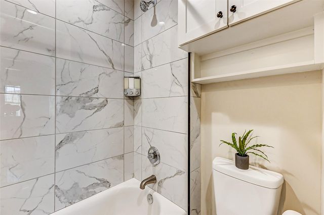 1602 40th Street, Galveston, TX 77550