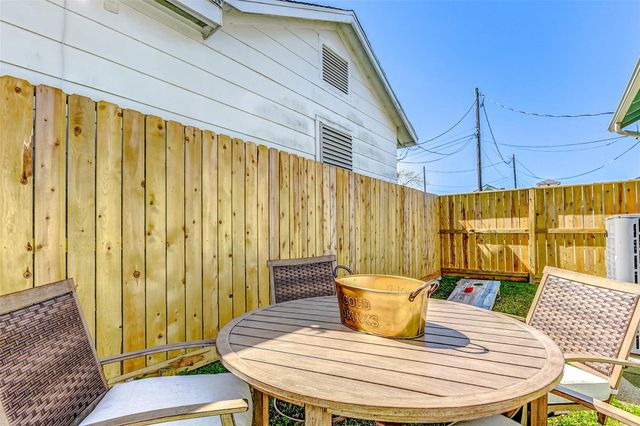 1602 40th Street, Galveston, TX 77550