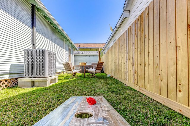1602 40th Street, Galveston, TX 77550
