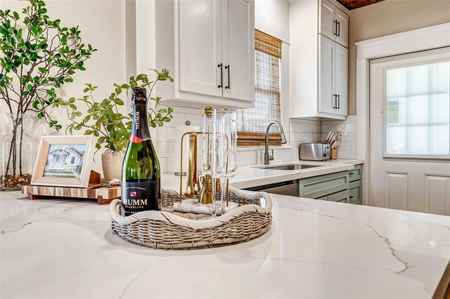 1602 40th Street, Galveston, TX 77550