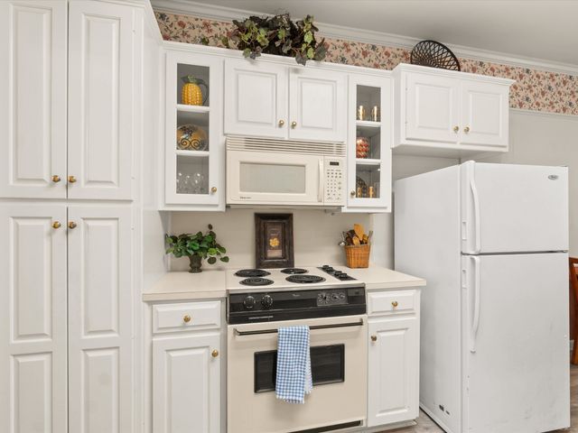 302 Hampton Court, Longview, TX 75605