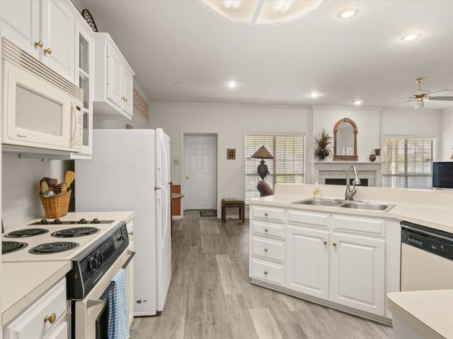 302 Hampton Court, Longview, TX 75605