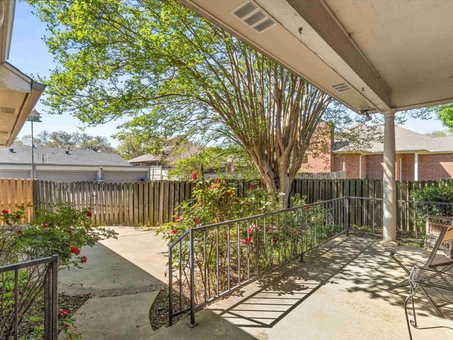 302 Hampton Court, Longview, TX 75605