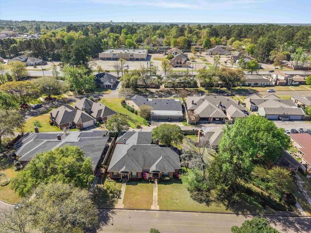 302 Hampton Court, Longview, TX 75605