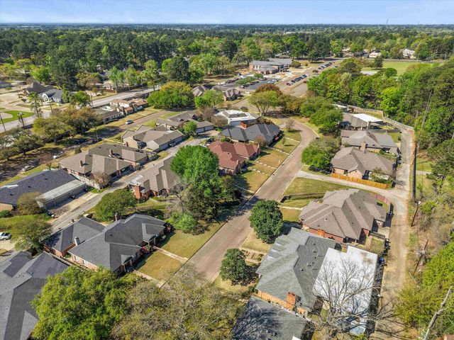 302 Hampton Court, Longview, TX 75605