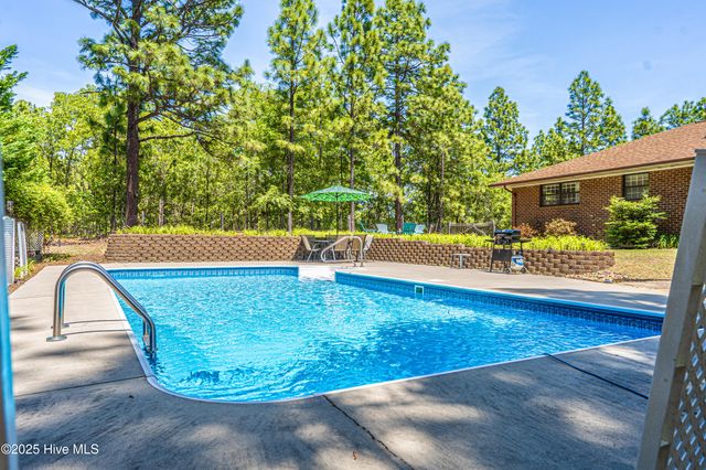 118 Lancashire Lane, Seven Lakes, NC 27376